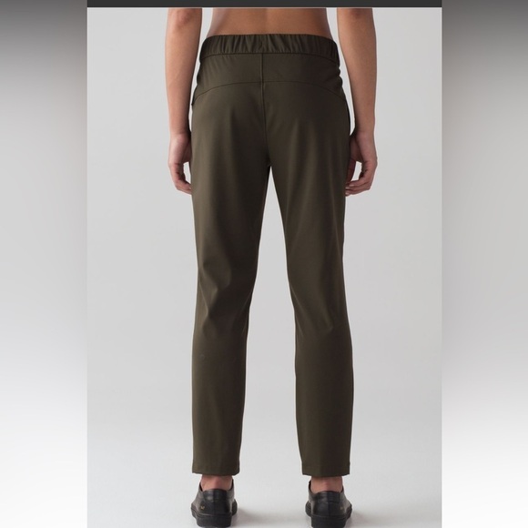 Lululemon On The Fly Pant *28" Dark Olive Sz 2 (First Release) OG - Picture 2 of 8
